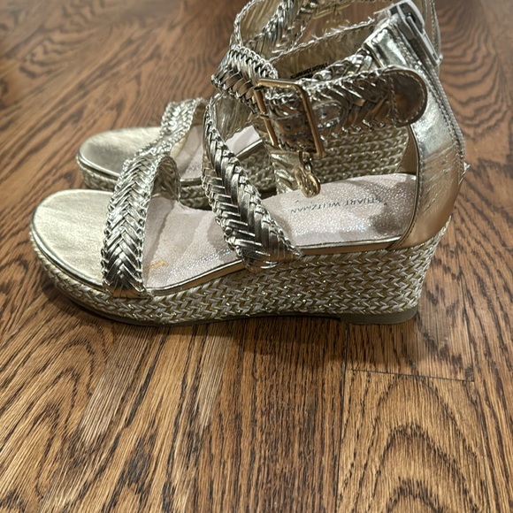 Stuart Weitzman Girls' Akilah Sparkle Wedge Platform Sandals - Picture 5 of 7